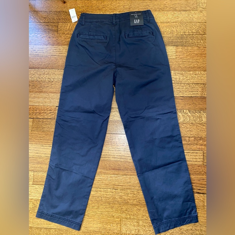Gap Women’s Girlfriend Khaki’s